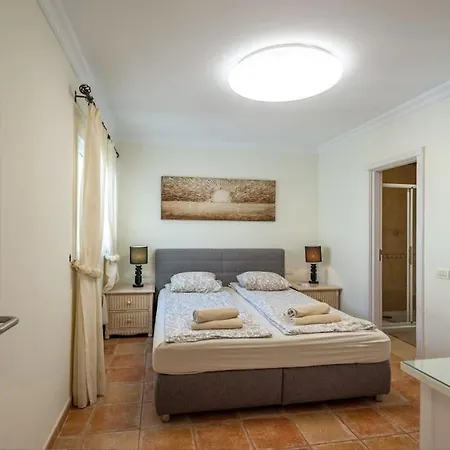 3 Bedroom Oceanview Cliff Haven