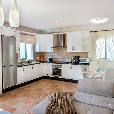 3 Bedroom Oceanview Cliff Haven